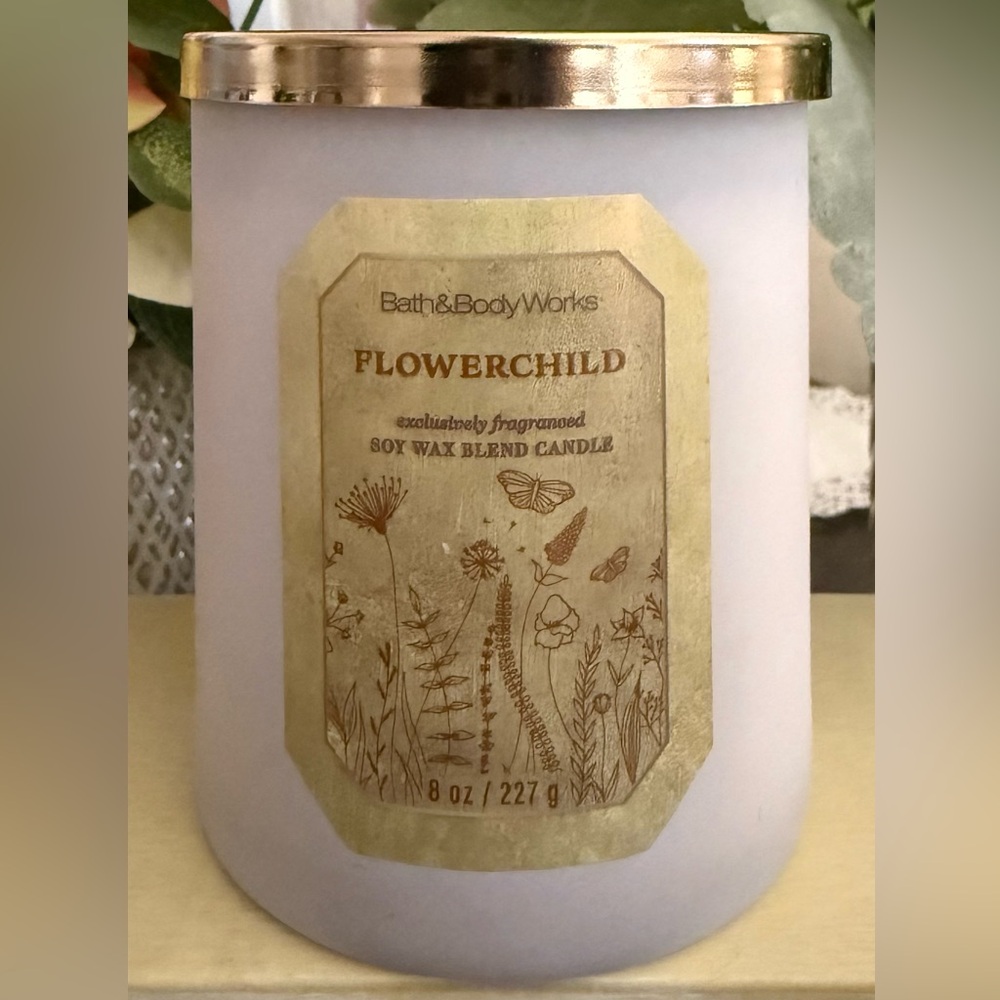 🆕🪷 BATH & BODY WORKS “FLOWER CHILD” SINGLE WICK CANDLE BRAND NEW. SOY WAX BLEND.